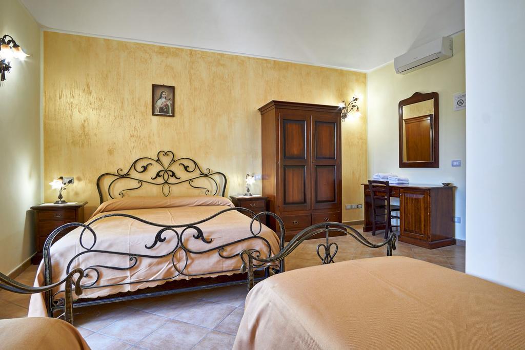 Вілла Agriturismo Conte Ruggero Centuripe Екстер'єр фото