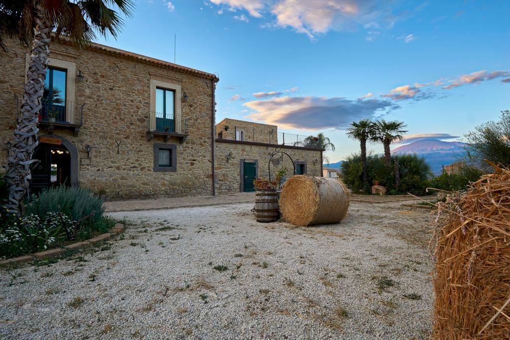Вілла Agriturismo Conte Ruggero Centuripe Екстер'єр фото
